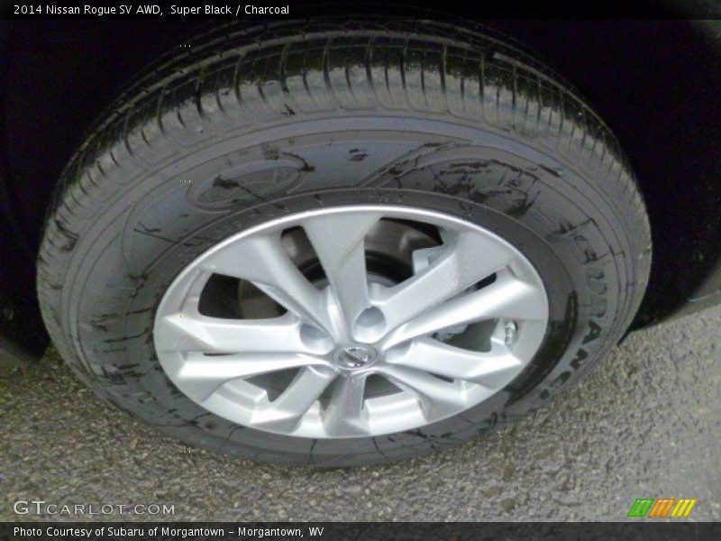  2014 Rogue SV AWD Wheel