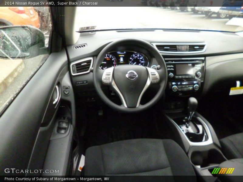 Dashboard of 2014 Rogue SV AWD