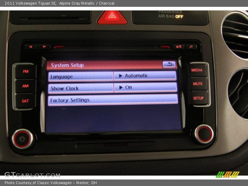 Alpine Gray Metallic / Charcoal 2011 Volkswagen Tiguan SE