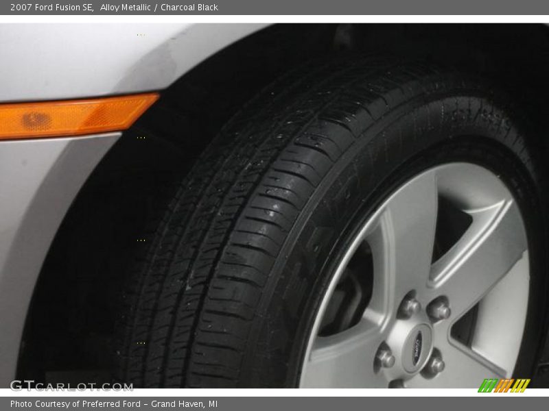 Alloy Metallic / Charcoal Black 2007 Ford Fusion SE