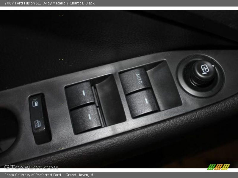 Alloy Metallic / Charcoal Black 2007 Ford Fusion SE