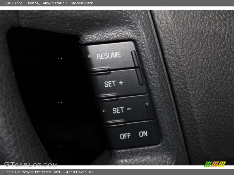 Alloy Metallic / Charcoal Black 2007 Ford Fusion SE