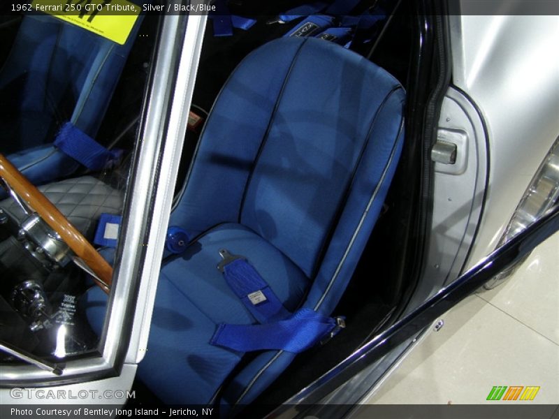 1962 Ferrari 250 GTO Tribute. Black Interior and Blue Racing Seats. - 1962 Ferrari 250 GTO Tribute 