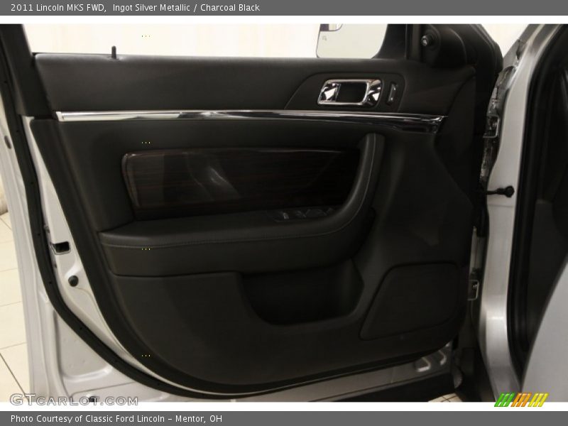Ingot Silver Metallic / Charcoal Black 2011 Lincoln MKS FWD