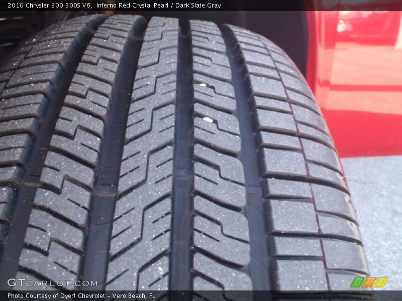 Inferno Red Crystal Pearl / Dark Slate Gray 2010 Chrysler 300 300S V6