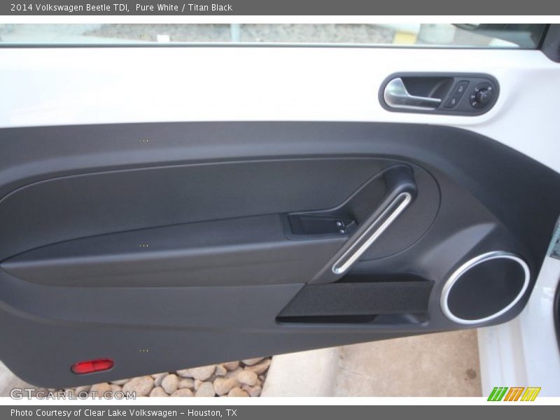 Pure White / Titan Black 2014 Volkswagen Beetle TDI
