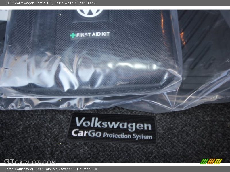 Pure White / Titan Black 2014 Volkswagen Beetle TDI