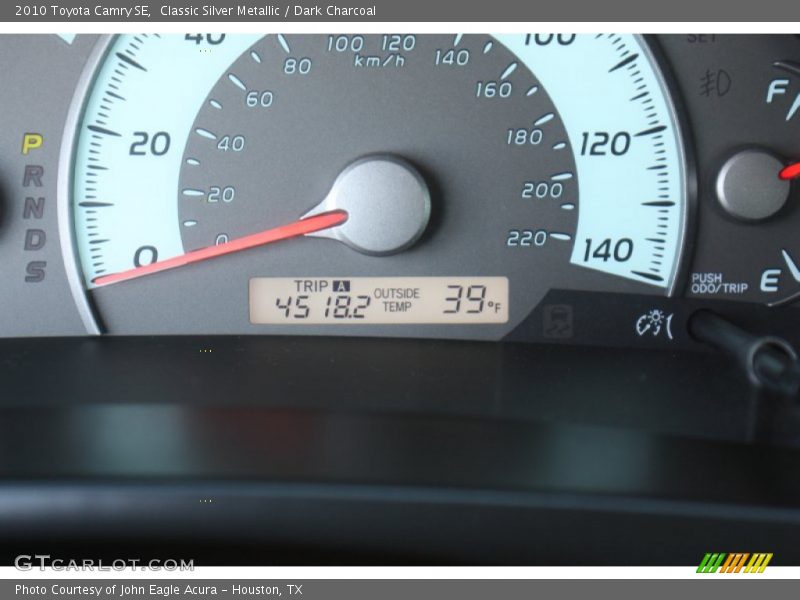 Classic Silver Metallic / Dark Charcoal 2010 Toyota Camry SE