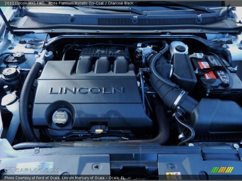 White Platinum Metallic Tri-Coat / Charcoal Black 2011 Lincoln MKS FWD