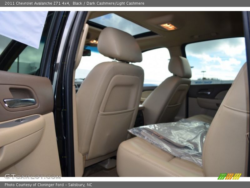 Black / Dark Cashmere/Light Cashmere 2011 Chevrolet Avalanche Z71 4x4