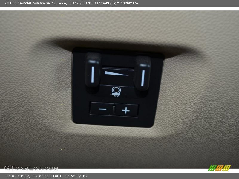 Black / Dark Cashmere/Light Cashmere 2011 Chevrolet Avalanche Z71 4x4