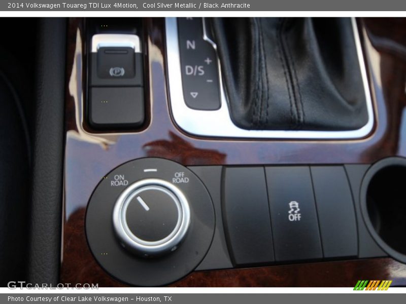 Controls of 2014 Touareg TDI Lux 4Motion