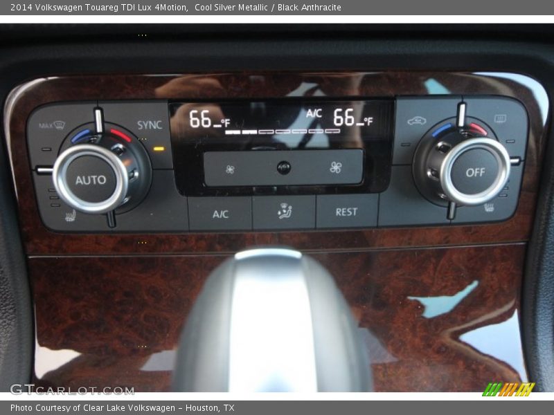 Audio System of 2014 Touareg TDI Lux 4Motion