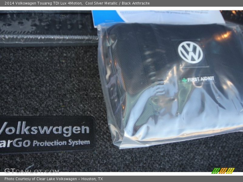 Cool Silver Metallic / Black Anthracite 2014 Volkswagen Touareg TDI Lux 4Motion