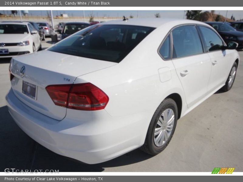 Candy White / Titan Black 2014 Volkswagen Passat 1.8T S