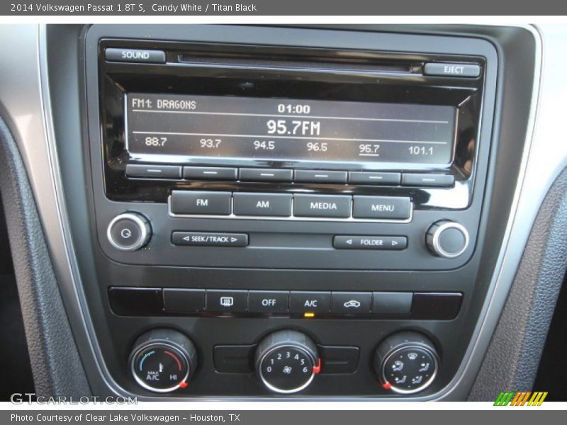 Candy White / Titan Black 2014 Volkswagen Passat 1.8T S