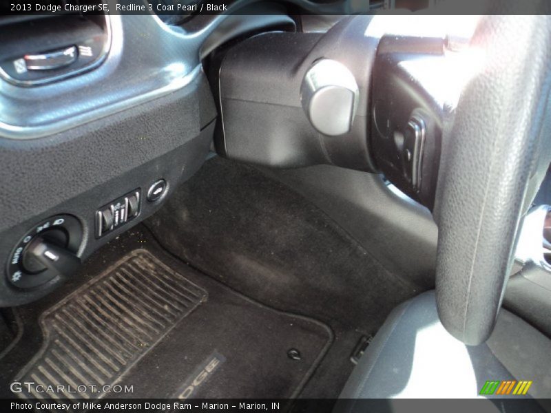 Redline 3 Coat Pearl / Black 2013 Dodge Charger SE