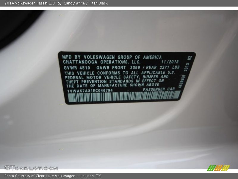 Candy White / Titan Black 2014 Volkswagen Passat 1.8T S