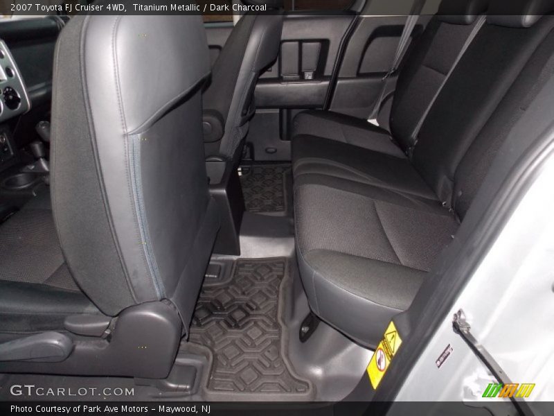Titanium Metallic / Dark Charcoal 2007 Toyota FJ Cruiser 4WD