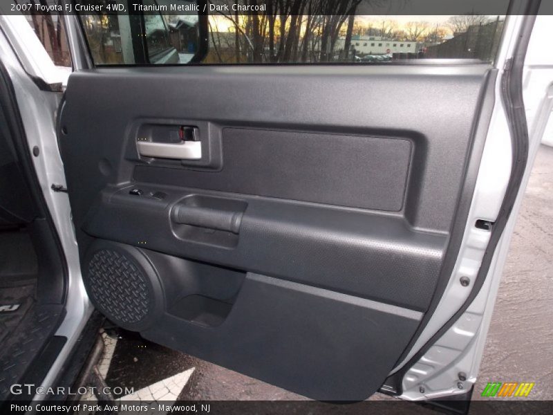Titanium Metallic / Dark Charcoal 2007 Toyota FJ Cruiser 4WD