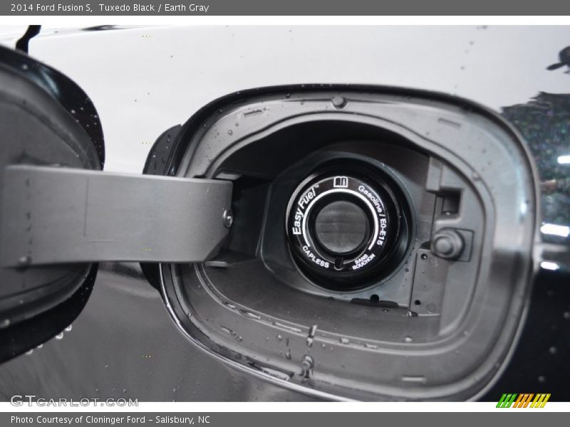 Tuxedo Black / Earth Gray 2014 Ford Fusion S