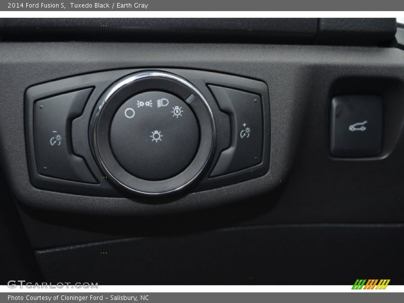 Tuxedo Black / Earth Gray 2014 Ford Fusion S