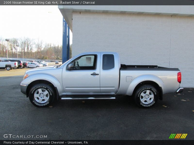 Radiant Silver / Charcoal 2006 Nissan Frontier SE King Cab 4x4