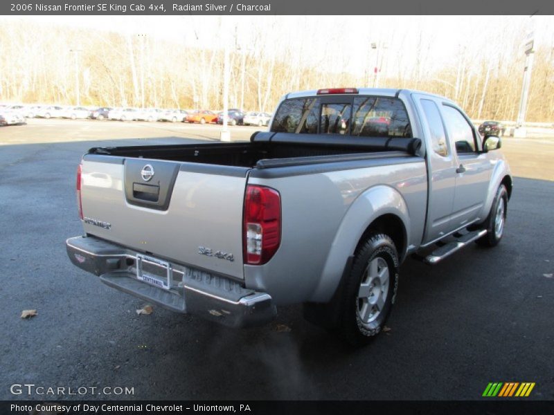 Radiant Silver / Charcoal 2006 Nissan Frontier SE King Cab 4x4