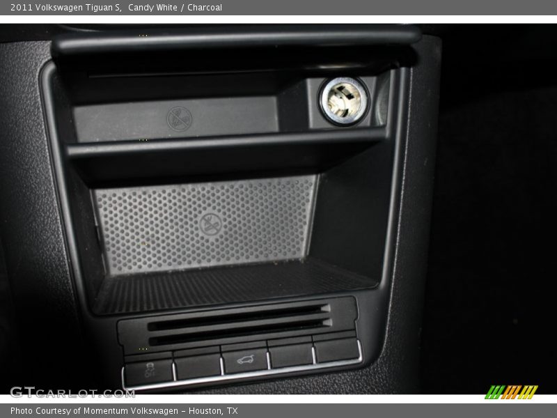 Candy White / Charcoal 2011 Volkswagen Tiguan S
