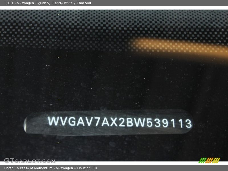 Candy White / Charcoal 2011 Volkswagen Tiguan S