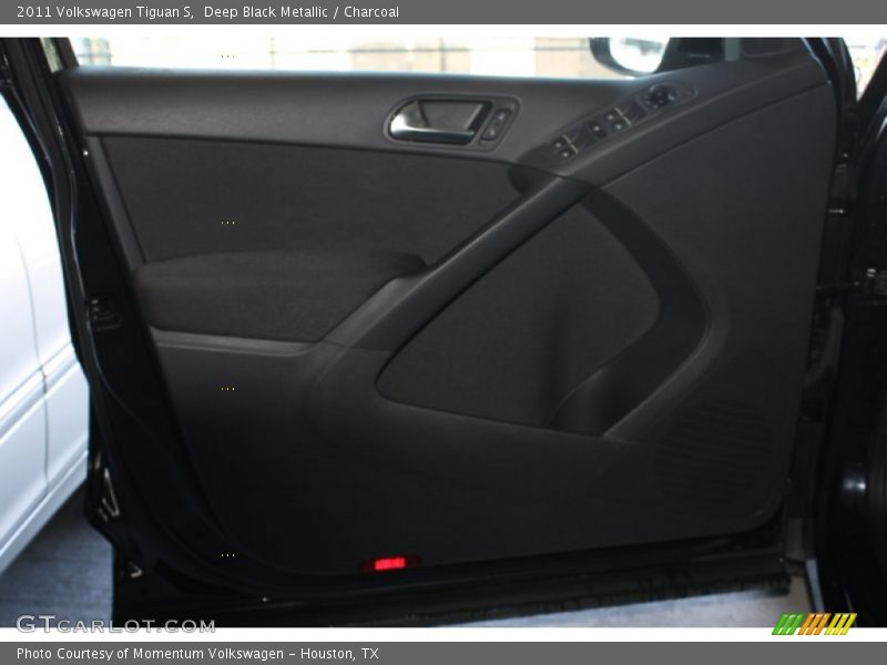 Deep Black Metallic / Charcoal 2011 Volkswagen Tiguan S