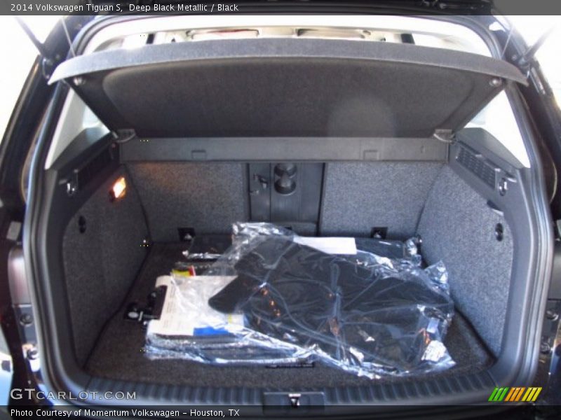 Deep Black Metallic / Black 2014 Volkswagen Tiguan S