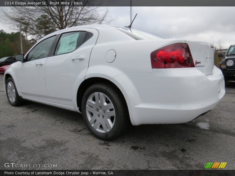 Bright White / Black 2014 Dodge Avenger SE
