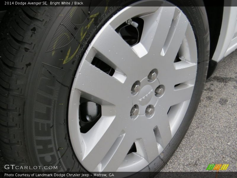 Bright White / Black 2014 Dodge Avenger SE