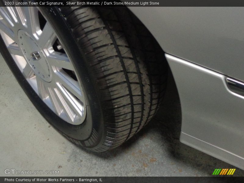 Silver Birch Metallic / Dark Stone/Medium Light Stone 2003 Lincoln Town Car Signature