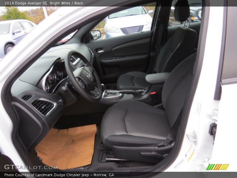 Bright White / Black 2014 Dodge Avenger SE
