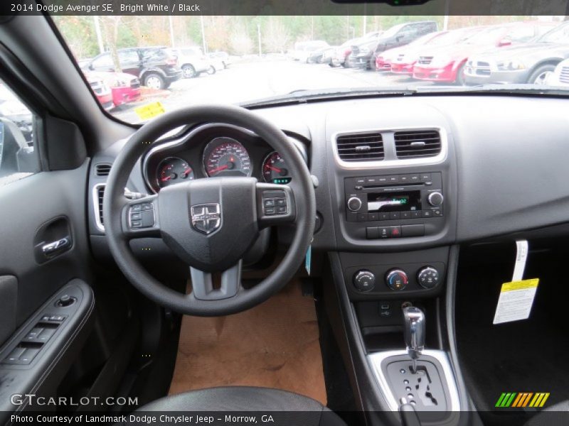 Bright White / Black 2014 Dodge Avenger SE