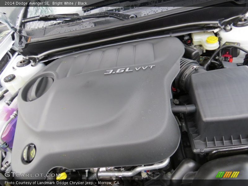 Bright White / Black 2014 Dodge Avenger SE