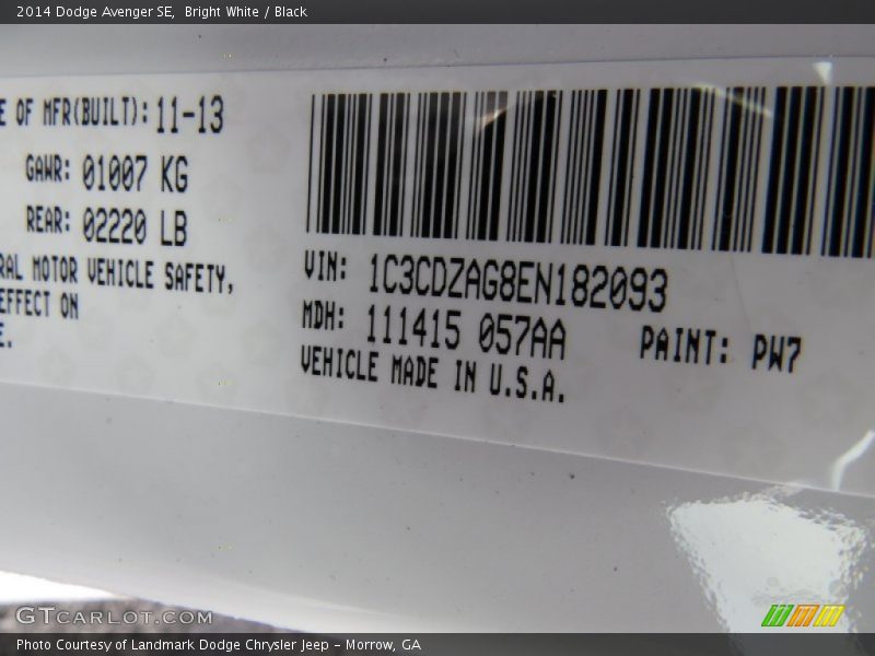 Bright White / Black 2014 Dodge Avenger SE