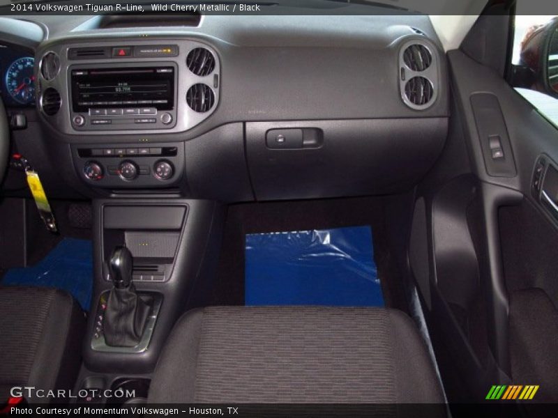 Wild Cherry Metallic / Black 2014 Volkswagen Tiguan R-Line
