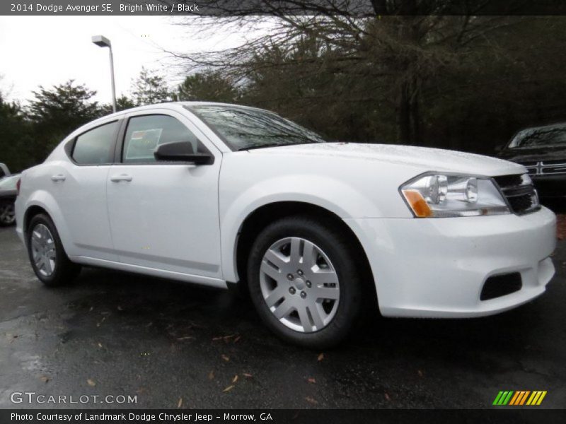 Bright White / Black 2014 Dodge Avenger SE