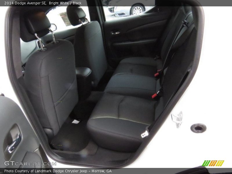 Bright White / Black 2014 Dodge Avenger SE