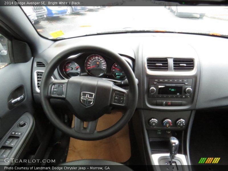 Bright White / Black 2014 Dodge Avenger SE