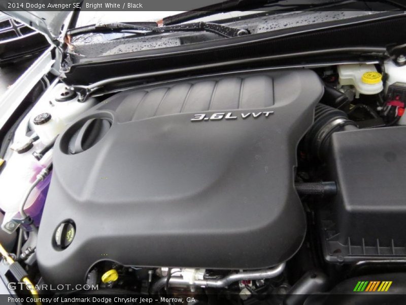 Bright White / Black 2014 Dodge Avenger SE
