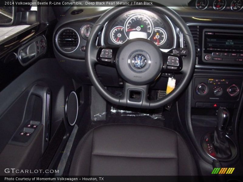 Deep Black Pearl Metallic / Titan Black 2014 Volkswagen Beetle R-Line Convertible
