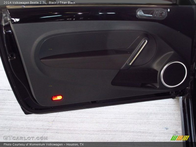 Black / Titan Black 2014 Volkswagen Beetle 2.5L