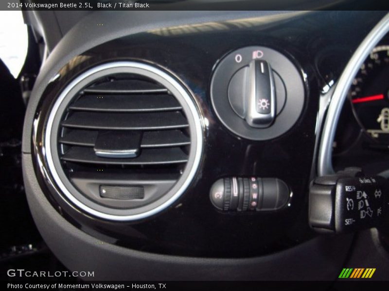 Black / Titan Black 2014 Volkswagen Beetle 2.5L