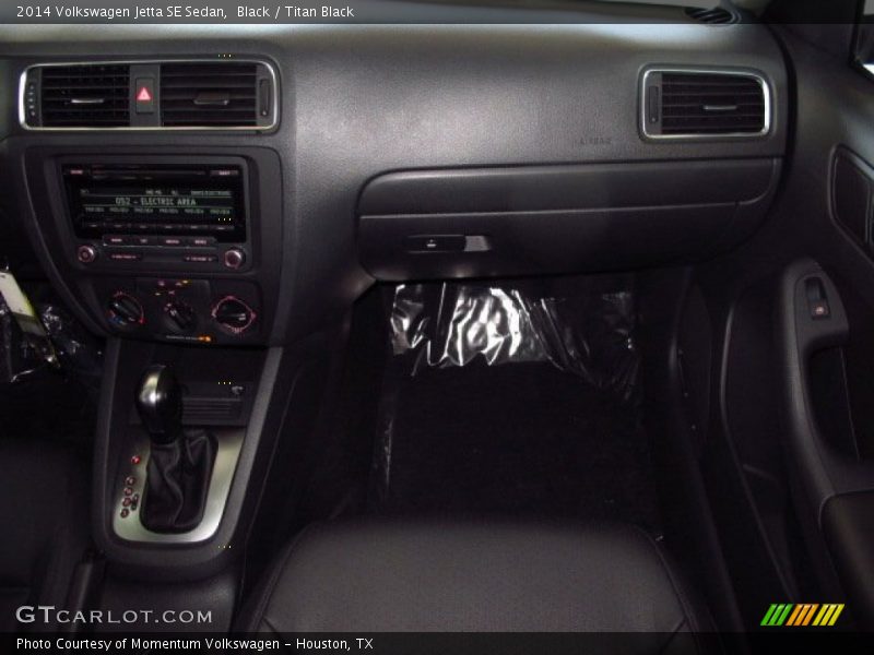 Black / Titan Black 2014 Volkswagen Jetta SE Sedan