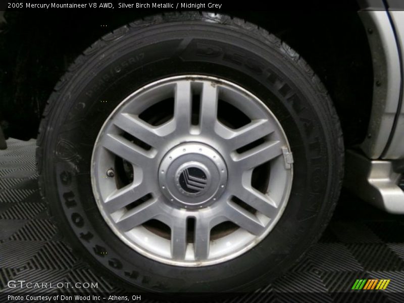 Silver Birch Metallic / Midnight Grey 2005 Mercury Mountaineer V8 AWD