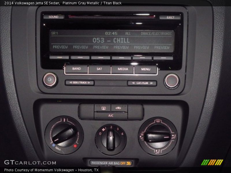 Platinum Gray Metallic / Titan Black 2014 Volkswagen Jetta SE Sedan